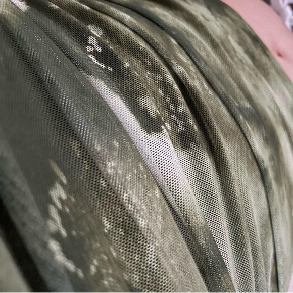 GREEN MARBLE MESH COWL CROSS BACK TOP - Picture 4 of 4